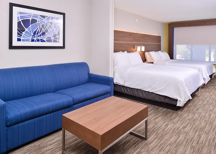 Holiday Inn Express & Suites Selma By Ihg