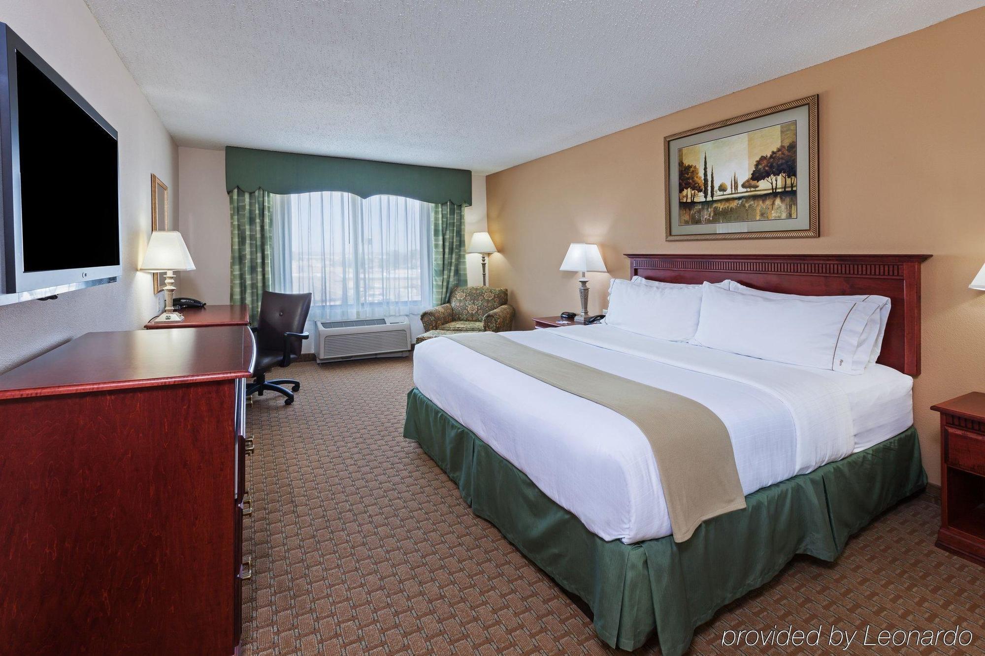 Hotel Express & By Ihg Selma