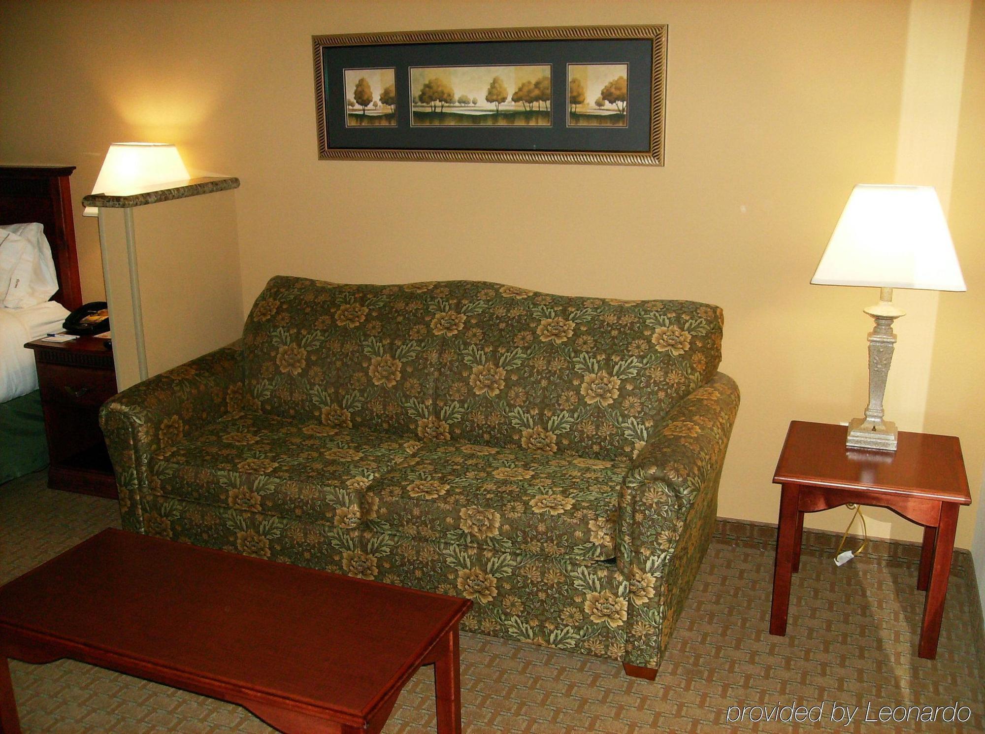 Express & By Ihg Hotel 3*