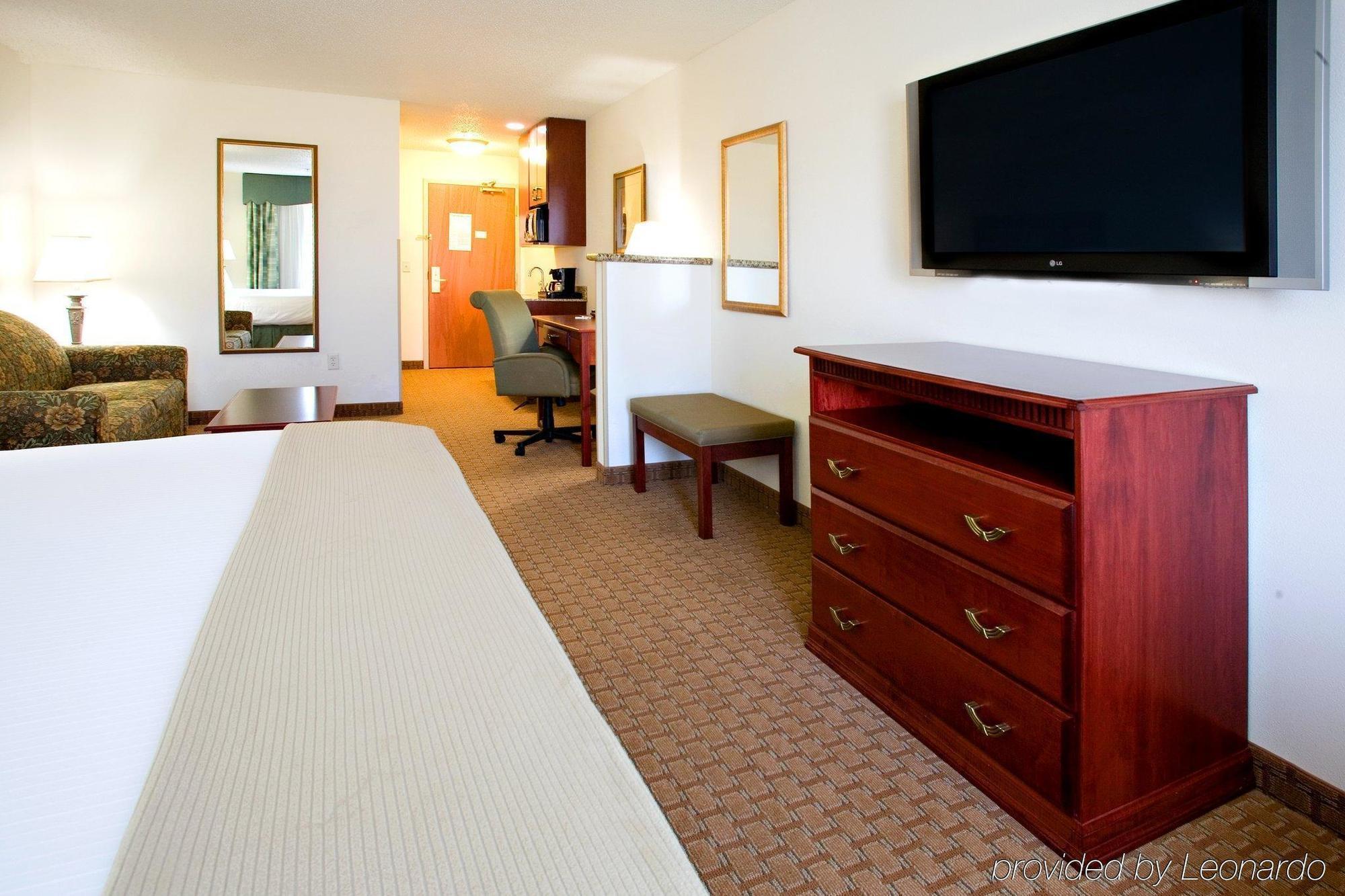 Express & By Ihg Hotel
