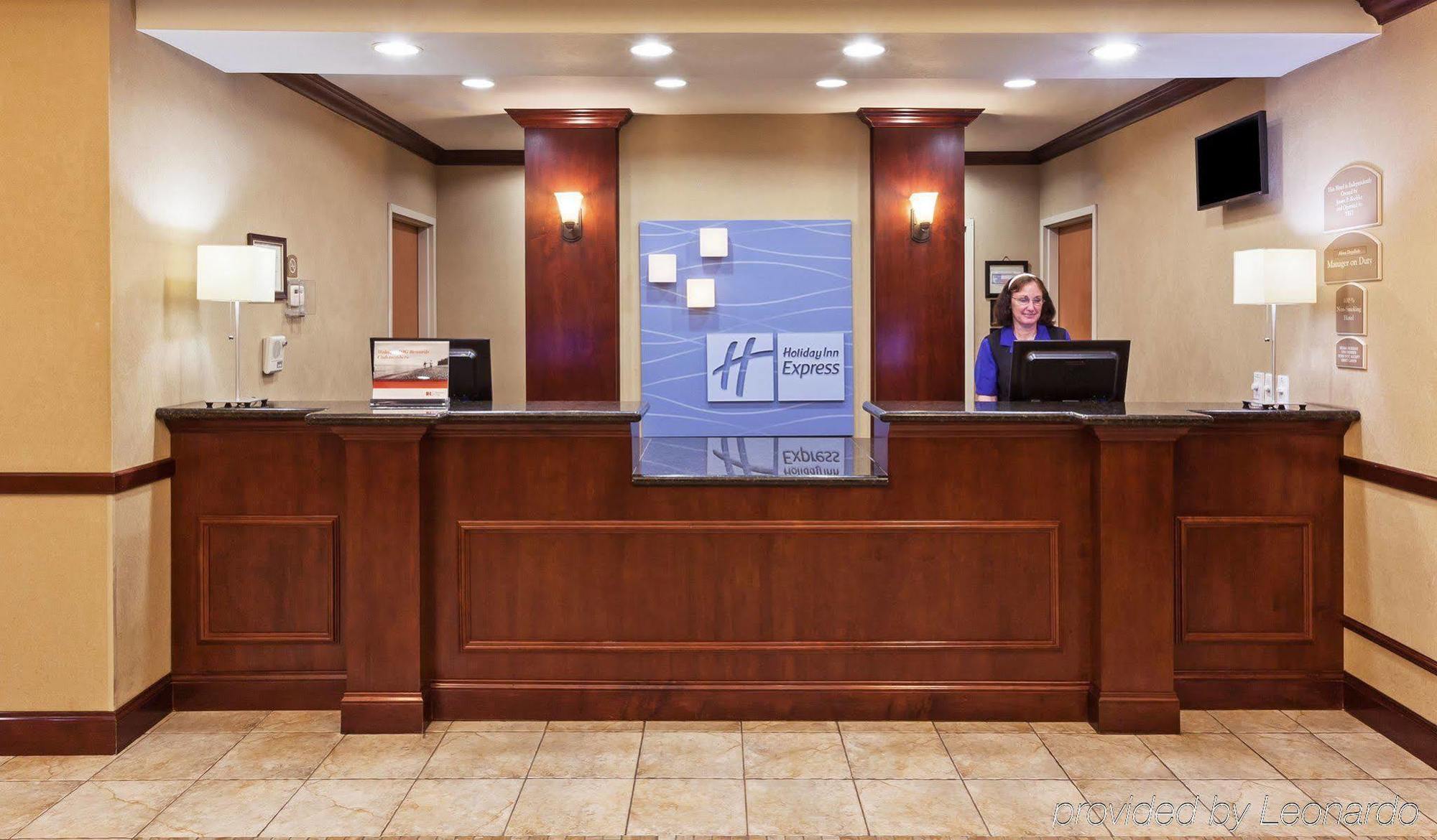 Express & By Ihg Hotel Selma